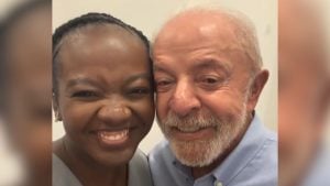 Lula ao lado de Ana Elisa Santos durante articulação para o segundo turno em Minas