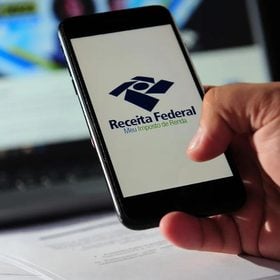 Receita Federal restituiu mais de R$ 41 bilhões no Imposto de Renda 2026 e orienta contribuintes na malha fina.