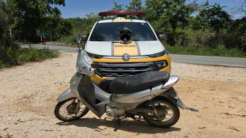 Honda Biz apreendida com sinais identificadores adulterados em Carmo do Cajuru