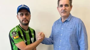 Alex Diniz assume vaga no Senado após eleição de Cleitinho
