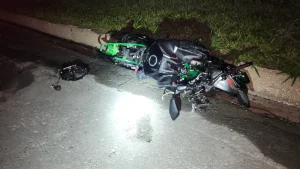 Motociclista fica ferido ap&oacute;s queda na MG-050