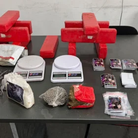 Drogas, balanças de precisão e motocicleta apreendidas durante operação conjunta em Papagaios