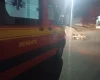 Atendimento dos bombeiros a vítima de acidente entre carro e moto em Formiga