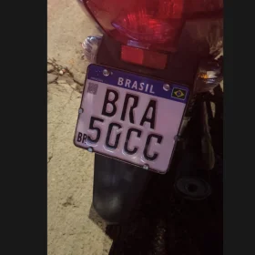 Motocicleta Honda Biz apreendida pela Guarda Civil Municipal em Nova Serrana
