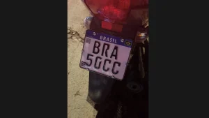 Motocicleta Honda Biz apreendida pela Guarda Civil Municipal em Nova Serrana
