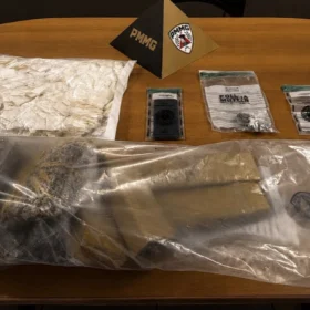 Apreensão de cocaína e maconha durante operação da Polícia Militar no bairro Jardim Alvorada, em Formiga.