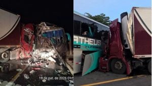 Acidente com &ocirc;nibus que saiu de Nova Serrana deixa um morto e 40 feridos na BR-381