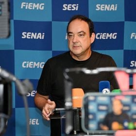 Após ficar em 3º para governador, Flávio Roscoe volta à presidência da FIEMG