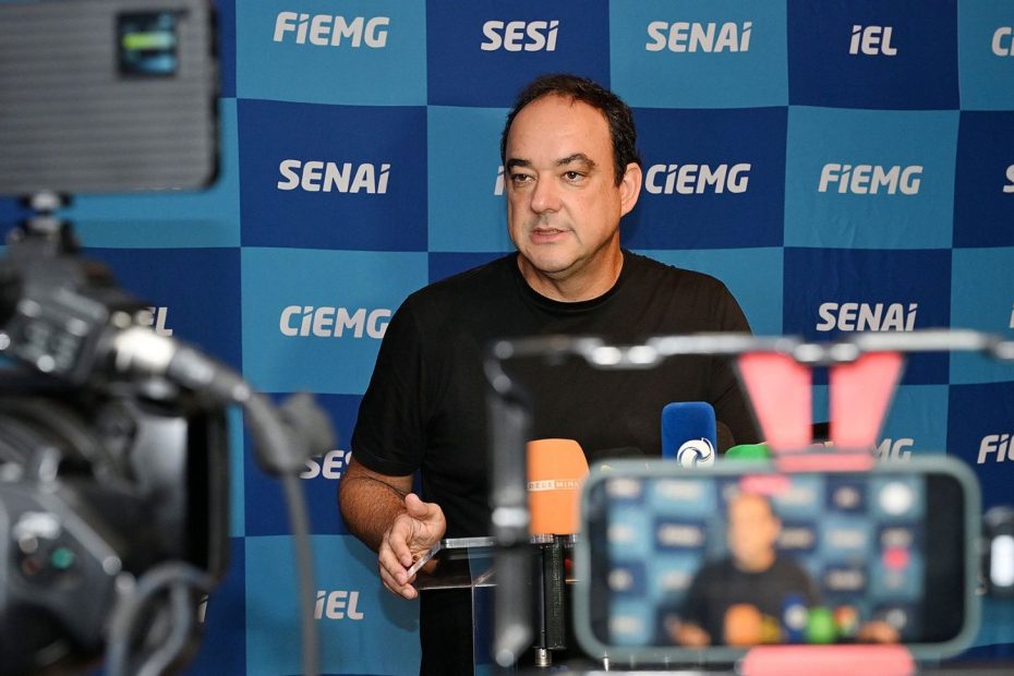 Ap&oacute;s ficar em 3&ordm; para governador, Fl&aacute;vio Roscoe volta &agrave; presid&ecirc;ncia da FIEMG