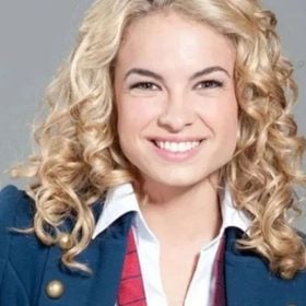 Lua Blanco, atriz que interpretou Roberta Messi na novela Rebelde Brasil.