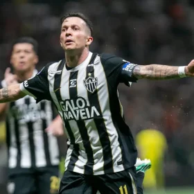Atlético vence o City Torque por 3 a 0 e fica perto da final da Sul-Americana