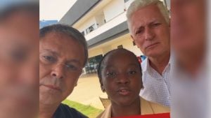 Deputados pedem prisão preventiva de Flávio Bolsonaro e inclusão na lista da Interpol