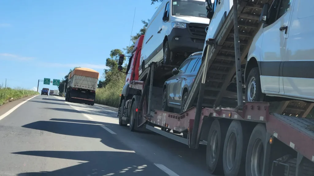 Ve&iacute;culos de grande porte ter&atilde;o restri&ccedil;&atilde;o de tr&aacute;fego no feriado de Nossa Senhora Aparecida em MG