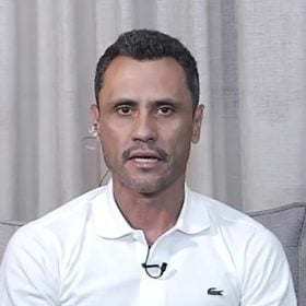 Favor&aacute;vel ao fim da 6x1, Cleitinho pede para que Fl&aacute;vio 'pare de ouvir' Rog&eacute;rio Marinho