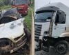 Homem morre após caminhonete bater de frente com carreta na MG-050, em Formiga
