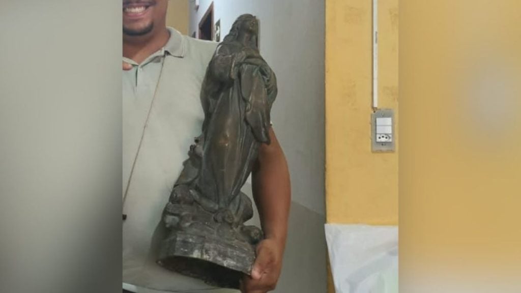 Imagem que foi furtada de jardim de igreja &eacute; recuperada em Divin&oacute;polis