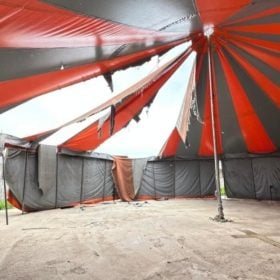 Lona do 'Circo para Todos' é danificada após chuva em Divinópolis