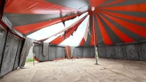 Lona do 'Circo para Todos' é danificada após chuva em Divinópolis