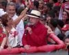 Lula acena à Cleitinho durante campanha em MG