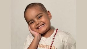 M&atilde;e procura doador de medula &oacute;ssea para filha de 5 anos com leucemia em Divin&oacute;polis
