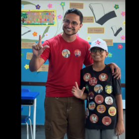 Candidato a deputado estadual, Vitor Costa vota na Escola Otávio Olímpio de Oliveira, em Divinópolis