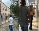 Vota&ccedil;&atilde;o ocorre de forma tranquila e sem filas no Instituto Nossa Senhora do Sagrado Cora&ccedil;&atilde;o, em Divin&oacute;polis