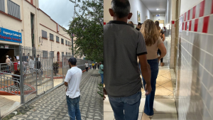 Votação ocorre de forma tranquila e sem filas no Instituto Nossa Senhora do Sagrado Coração, em Divinópolis