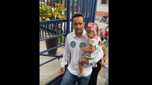 Cléber Corrêa, candidato federal, vota no Colégio São José, em Divinópolis