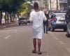 Paciente foge de UPA e anda na rua com soro na veia em Par&aacute; de Minas