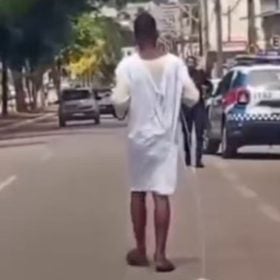 Paciente foge de UPA e anda na rua com soro na veia em Pará de Minas
