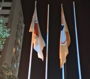 Internautas notam ausência da bandeira do Brasil na Avenida JK, em Divinópolis