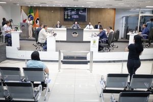 C&acirc;mara de Divin&oacute;polis aprova transa&ccedil;&atilde;o tribut&aacute;ria e t&iacute;tulo da ADAE