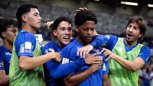 Cruzeiro reforça renovação do elenco com jovens talentos que ganham espaço no time principal