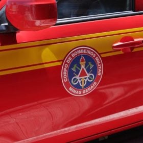Homem fica ferido ap&oacute;s capotamento na MG-424, na Regi&atilde;o Metropolitana de Belo Horizonte