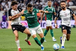 Corinthians enfrenta Palmeiras em busca de recuperação no Brasileirão após série negativa