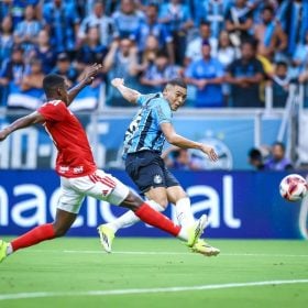 Confronto entre Gr&ecirc;mio e Internacional no Brasileir&atilde;o coloca ambos na zona de rebaixamento