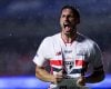 S&atilde;o Paulo vence o Vit&oacute;ria com dois gols de Calleri ap&oacute;s duas derrotas consecutivas no Brasileir&atilde;o