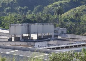Homem que atuava pr&oacute;ximo a pres&iacute;dio ser&aacute; indenizado por presenciar a&ccedil;&atilde;o criminosa envolvendo disparos de seguran&ccedil;a