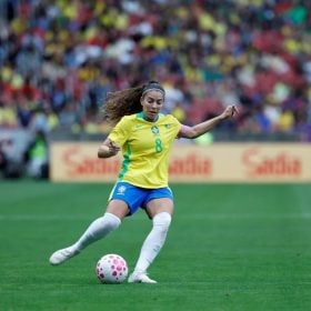 Bruninha e Angelina s&atilde;o afastadas da Sele&ccedil;&atilde;o Brasileira Feminina por les&otilde;es durante a Data Fifa