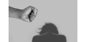Homem &eacute; preso por agress&otilde;es a esposa e filhas em Nova Era, Minas Gerais