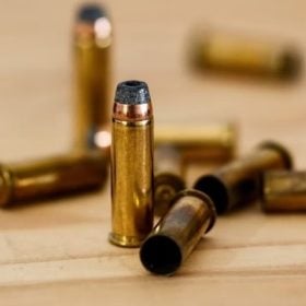 Idoso de 73 anos &eacute; preso por posse ilegal de arma de fogo em Minas Gerais sob alega&ccedil;&atilde;o de que a arma era uma lembran&ccedil;a do filho falecido