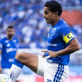 Cruzeiro aguarda retorno de Lucas Romero para aprimorar desempenho defensivo no Brasileir&atilde;o