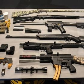 Homem conhecido como &ldquo;Mago das Armas&rdquo; &eacute; preso em Uberaba por fabrica&ccedil;&atilde;o artesanal de armamentos com impressora 3D