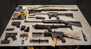 Homem conhecido como &ldquo;Mago das Armas&rdquo; &eacute; preso em Uberaba por fabrica&ccedil;&atilde;o artesanal de armamentos com impressora 3D