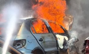Inc&ecirc;ndio em lote vago destr&oacute;i pelo menos quatro ve&iacute;culos em Rio Pardo de Minas
