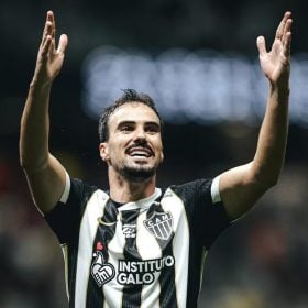 Atl&eacute;tico demonstra for&ccedil;a do elenco reserva na vit&oacute;ria sobre o Coritiba e refor&ccedil;a op&ccedil;&otilde;es para a reta final da temporada