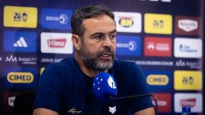 Artur Jorge destaca fase de destaque de Kaio Jorge após hat-trick na vitória do Cruzeiro sobre o Grêmio
