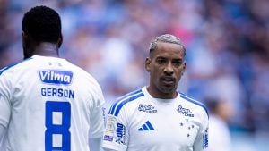 Cruzeiro aposta em forma&ccedil;&atilde;o in&eacute;dita no meio-campo para a reta final do Campeonato Brasileiro