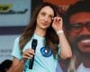 Sabrina Parlatore participa de corrida contra o c&acirc;ncer de mama e relata experi&ecirc;ncia de enfrentamento da doen&ccedil;a e menopausa