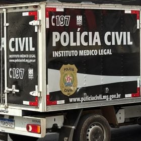 Homem suspeito de matar companheira grava v&iacute;deo com corpo amarrado antes de ser morto pela pol&iacute;cia em Minas Gerais